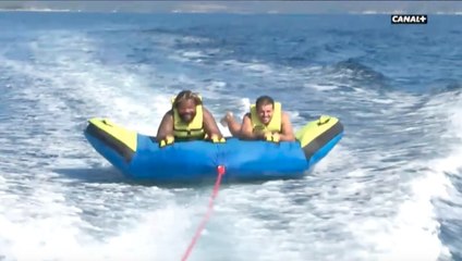 Mathieu Bastareaud et Hugo Bonneval se défient à la bouée nautique