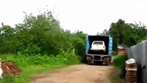 Expertos traileros, maniobras impresionant. (professional truck drivers) #3