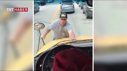 Okul servisini böyle durdumaya çalıştı