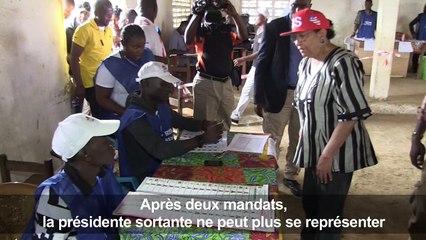 Les Libériens votent pour consolider la démocratie