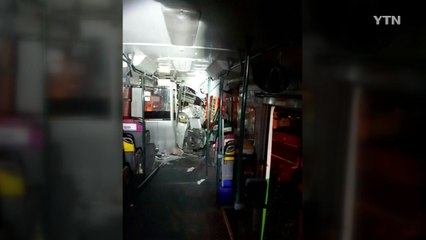 시내버스가 크레인 차량·가스 충전기 충격...7명 부상 / YTN