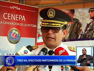 Desfile militar en el norte de Guayaquil