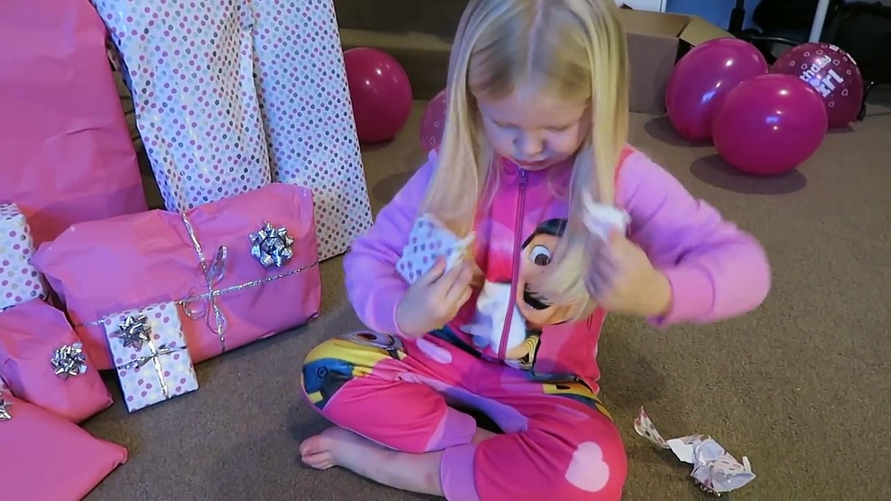 OLIVIAS 4TH BIRTHDAY MORNING OPENING PRESENTS