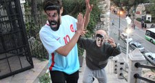 Yılmaz Vural Maskesi Takan Tiyatrocu, Arda Turan'ı Sopayla Kovaladı