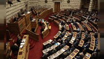 Parlamento grego aprova mudança de género aos 15 anos