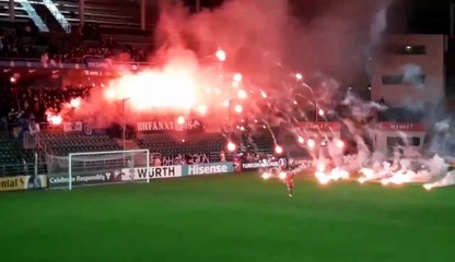 Estonija - BiH / Baklje zasule teren