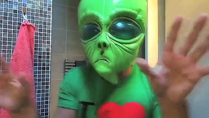 Frozen Elsa Becomes SpiderElsa! w/ Spiderman, Pink Spidergirl, Maleficent & Joker! Superhero Fun :)