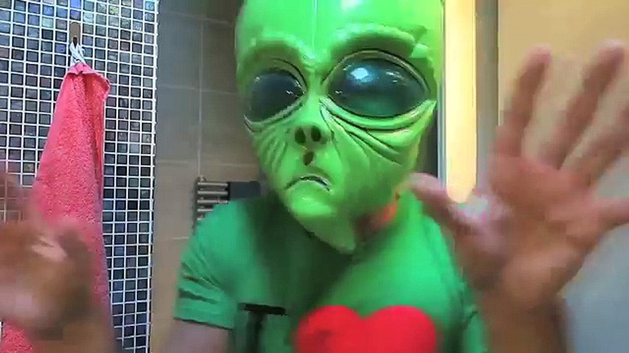 Frozen Elsa Becomes SpiderElsa! w/ Spiderman, Pink Spidergirl, Maleficent & Joker! Superhero Fun :)