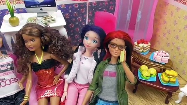 El trasero de Marinette sale en internet | Prodigiosa las aventuras de Ladybug