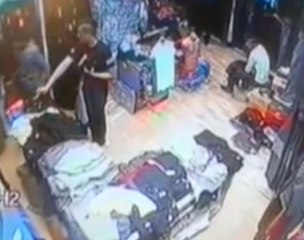 Ankara'da Kıyafet Hırsızlığı Güvenlik Kamerasında