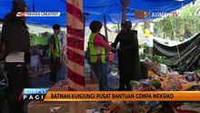 Batman Lengkap dengan Mobilnya Hibur Pengungsi Meksiko