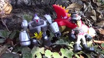Transformers Rescue Bots Toy UNBOXING review: Medix Doc-Bot playing with Boulder Hoist Dr. Morocco