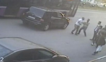 Beyoğlu’nda güpegündüz yaşanan dehşet anları kamerada