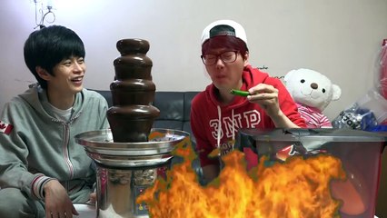 거대 초콜릿 분수대 랜덤박스에서 뭐가 나올까?(꽁치주의!)Bad Baby Giant Chocolate Fountain Challenge 보람튜브