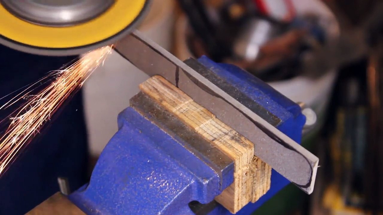 Making a knife, HDPE scales, kydex shealth and display box! (Christmas Special)