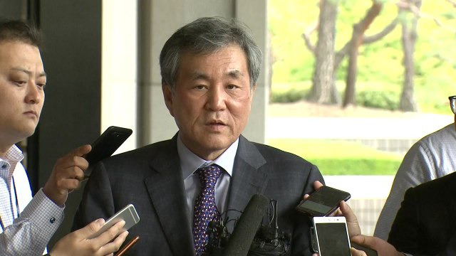 [현장영상] 'MB 국정원 공작' 이상돈 의원 검찰 출석... 이런 날 올 줄 알았다 / YTN