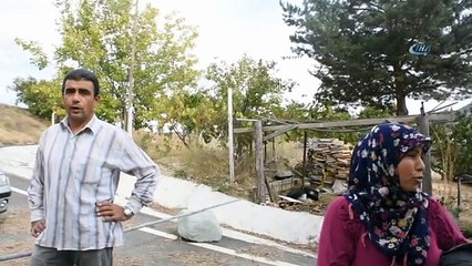 Tapulu Arsam" Dediği Köy Yolunu Demir Borularla Kapattı