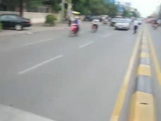 cross the road in phnom penh