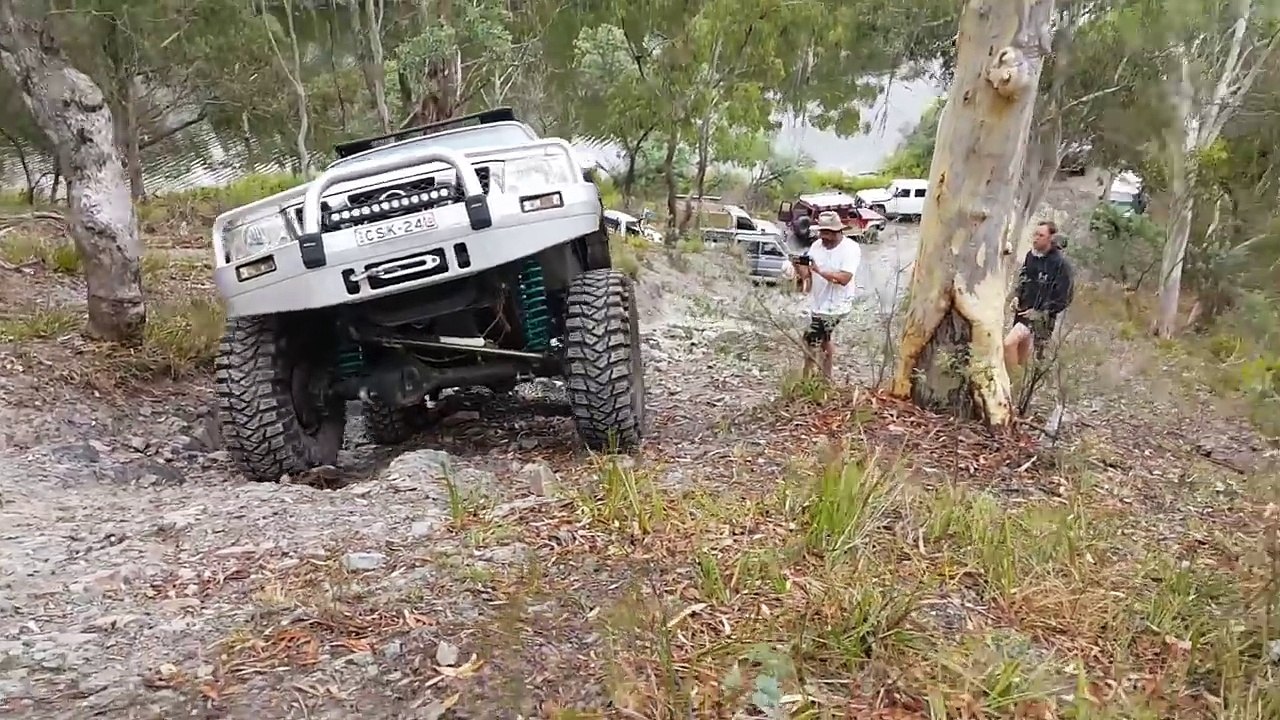 4x4 Challenge (40inch Tires vs The Rest) @ Unimog Hill