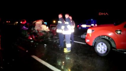 Erzurum Kamyonet ile Otomobil Çarpıştı 2 Ölü, 1 Yaralı