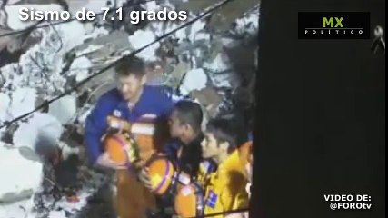 Japanese rescue brigade pay respect to earthquake victim in Mexico