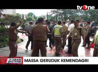 Tolak Pilkada Tolikara, Gedung Kemendagri Dirusak Massa