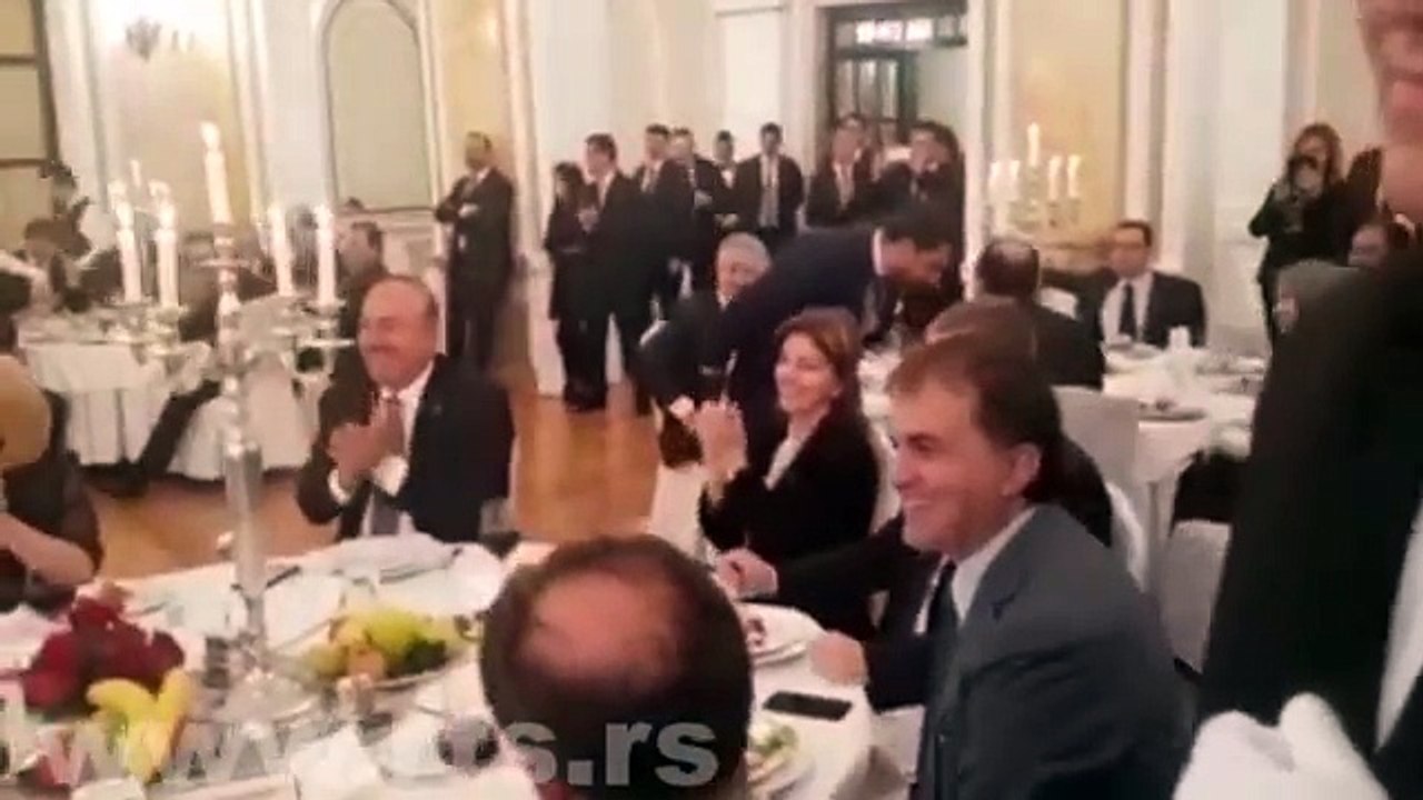 Dačić pevao Erdoganu