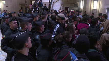 Délibéré/voiture de police brûlée: réactions des avocats