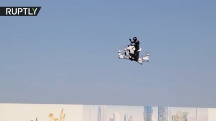 近未来的！ドバイ警察が公開した空飛ぶバイク