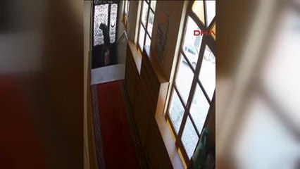 Bartın Camideki Hırsızlık Güvenlik Kamerasında