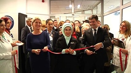 Emine Erdoğan, Yeni Pazar'da Hastane Ziyaret Etti