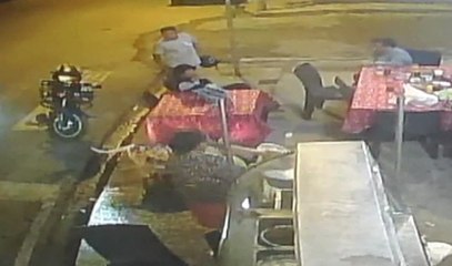 Cámara de seguridad capta el momento cuando se realiza un robo en Milagro, provincia del Guayas