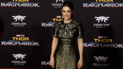 Elizabeth Henstridge "Thor: Ragnarok" World Premiere Red Carpet