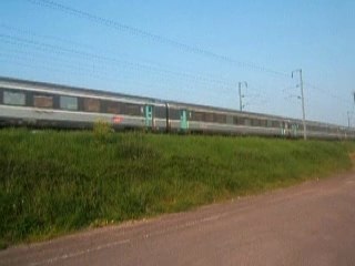 PK 225 Train voyageur avec BB26000 + BB16000 en vehicule