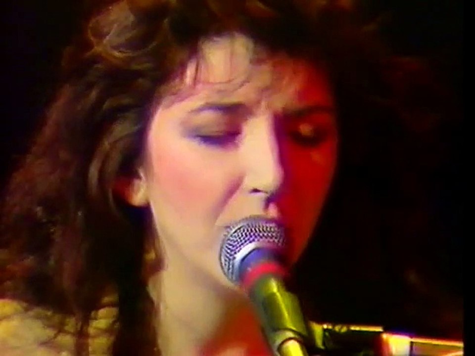 Kate Bush - Breathing (Live ) - Comic Relief 1986