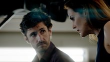 Good Behavior Season 2 Episode 3 : Because I'm Mrs. Claus (Full-HD) - Watch Online