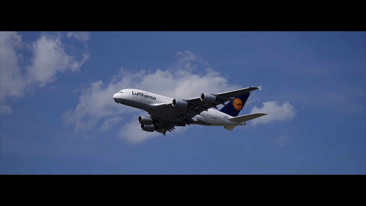 AIRBUS A-380 IMPRESSIVE TAKE OFF SOUND !!!