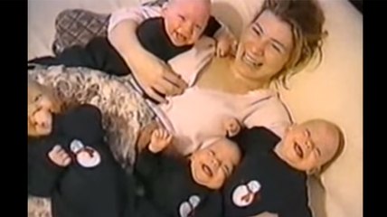 Le fou rire de ces quadruplés avait fait le tour du monde, voici à quoi ils ressemblent 16 ans après !