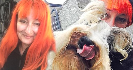 43 Yaşındaki Kadın, Sadık Olduğu İçin Köpeğiyle Evlendi!