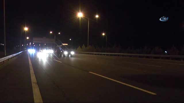 Sınıra Sevk Edilen Askeri Konvoy Şanlıurfa'dan Geçti