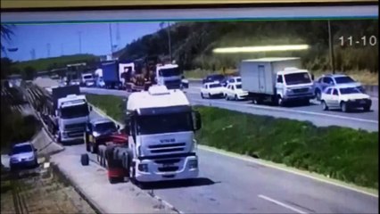 Câmera de videomonitoramento flagra momento exato de acidente