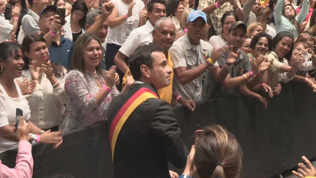 Capriles se despide de los cargos públicos