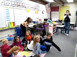 U.S. Army Lieutenant Surprises His Daughter in Class