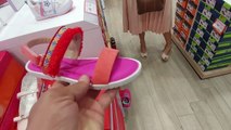 Elife yazlık ayakkabı alışverişindeyiz, eğlenceli çocuk videosu