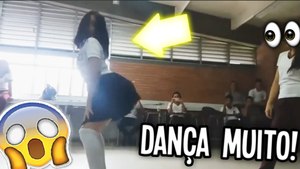 ENQUANTO ISSO EM UMA ESCOLA DA COLOMBIA