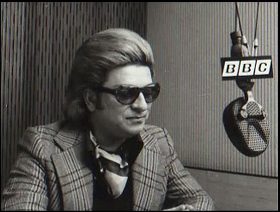Zeki MÜREN  - Kapanmış Gönül Kapım