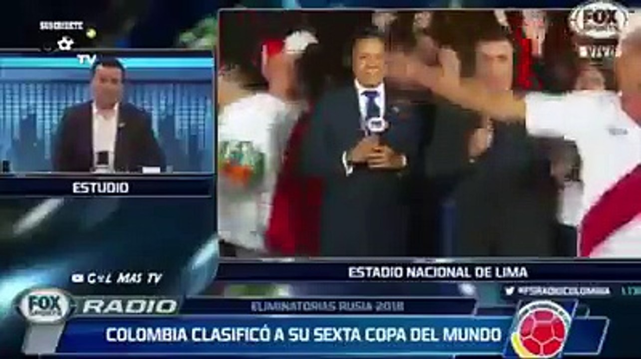 Hinchas de la Selección Peruana interrumpen transmisión de Fox Sports Colombia y sepultan a periodistas