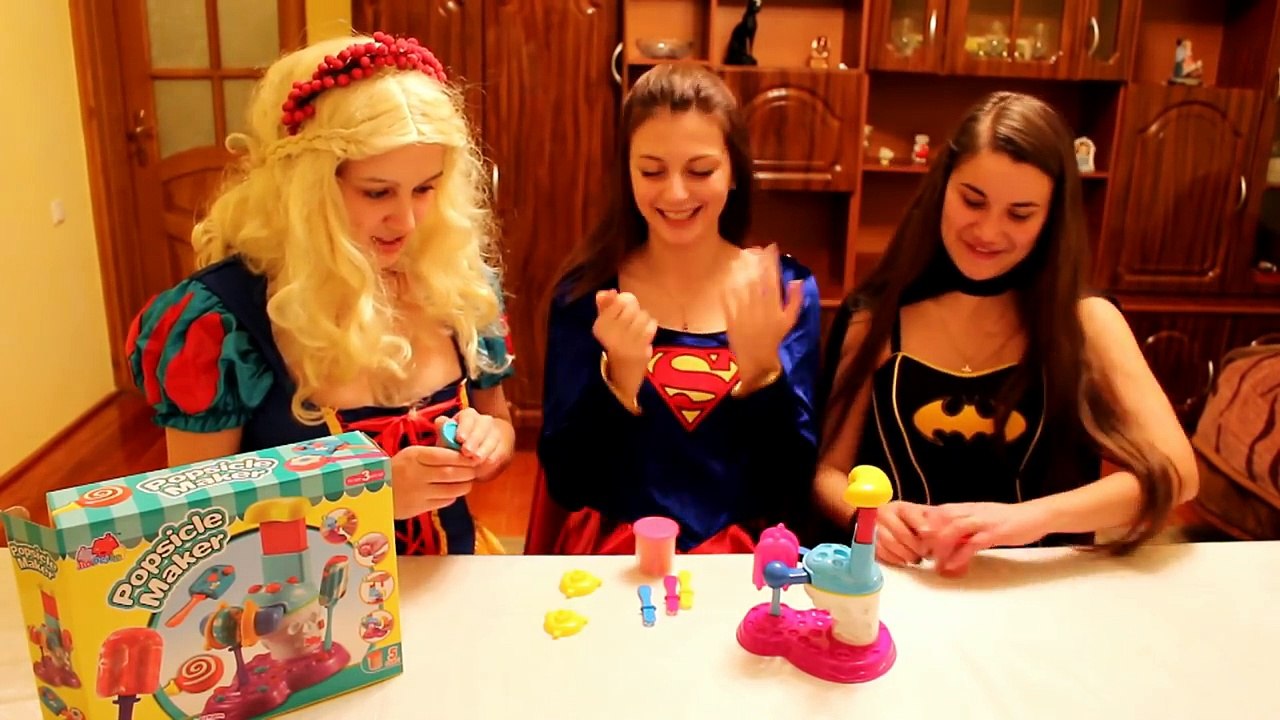 Superman Kissing BATGIRL? Supergirl weeps!? - Funny Superhero Movie in Real Life :)