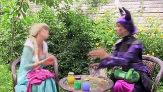 Superheroes Dancing at a party! Maleficent vs spiderman and Elsa vs hulk vs pink spidergirl Funny!