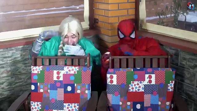 Frozen Elsa kidnapped Joker put it in the kinder surprise - Spiderman Elsa Joker Maleficent IRL